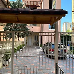 S&f Centre , Tirana Albanie